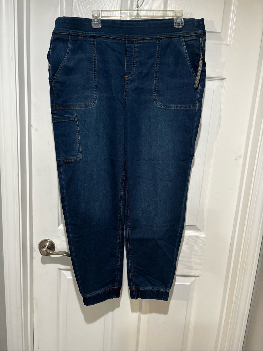 DENIM & CO NWT Dark Blue Pull-On Denim Cargo Cuffed Pants